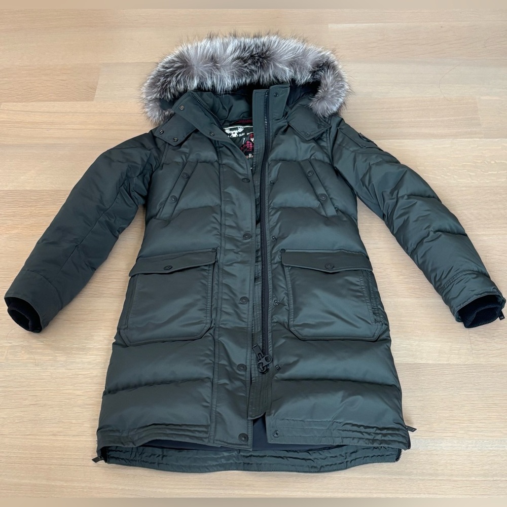Moose Knuckles Women’s Dark Green Parka, XS